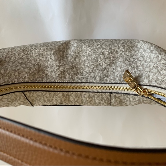 NWT Michael Kors Shoulder Bag - Picture 5 of 11